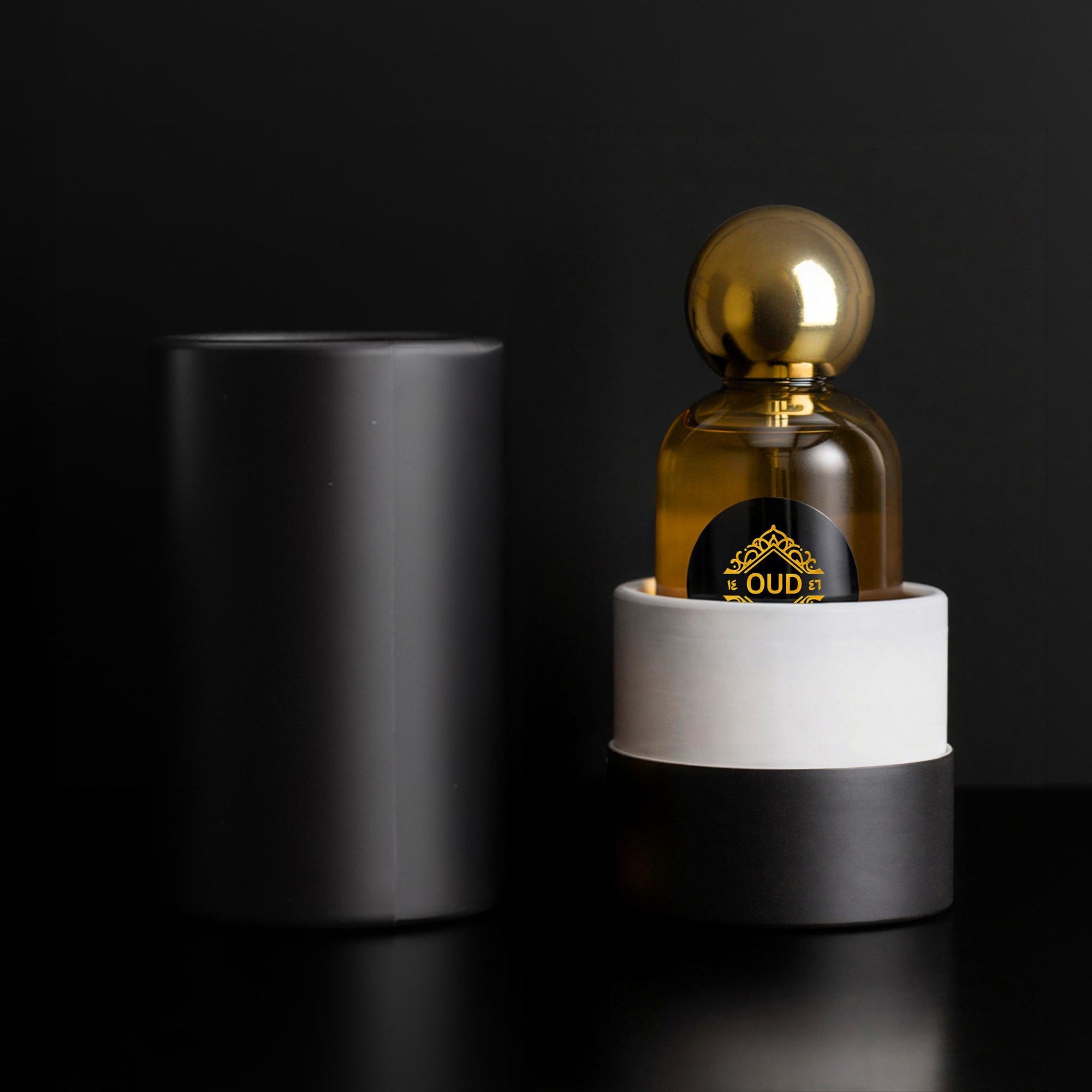 اسم العطر: دخان العود (Dukhān al-ʿŪd – De Rook van de Oud)